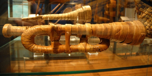 Cornes de berger en écorces de bouleau, musée national d'Helsinki, dalbera